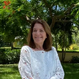 Dr. Robin Akdeniz